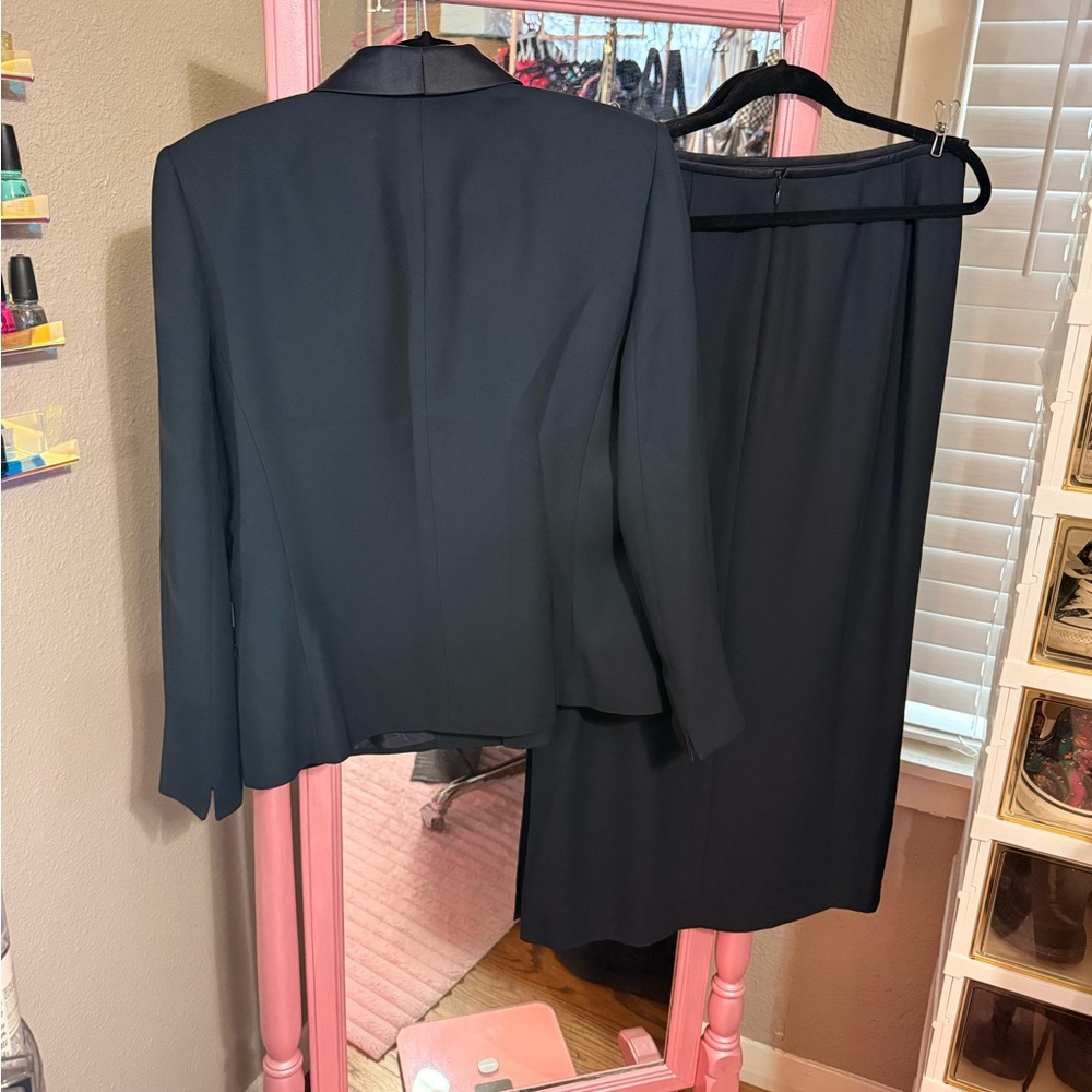 Kasper Classic Navy Pencil Skirt and Blazer Set - Picture 5 of 7